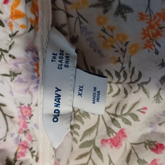 Pretty Spring floral button down - Picture 4 of 6